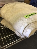 2 Bath Towels