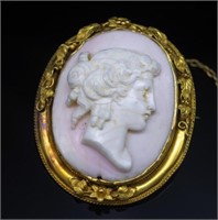 Victorian carved cameo and yellow gold brooch