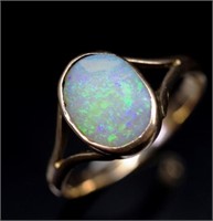 Antique 9ct rose gold and opal ring