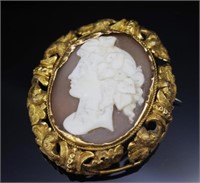 Victorian carved cameo and yellow gold brooch
