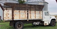 1980 IH grain truck