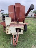 International 950 grinder mixer