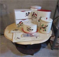 Metal Ware w/Robins + Cherries incl. Table