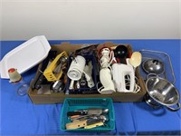 KITCHEN UTENSIL LOT