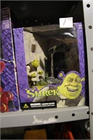 shrek (the outhouse) play set (new)