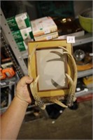 ANTLERS W/PICTURE FRAME 7"X10"