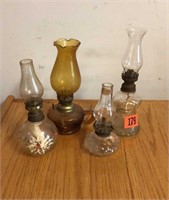 Small oil lamps (4)