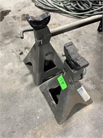 Pair of 12 ton jack stands