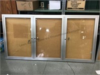 72 x 36.6 x 2.25 inch locking glass door display