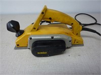 DEWALT DW675 PLANER