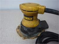 DEWALT PALM RANDOM ORBIT SANDER