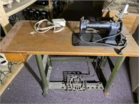 Willcox & Gibbs S.M. Cc Vintage Sewing Table