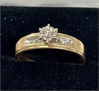 10K GOLD DIAMOND RING