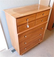P729 Solid Wood 5 Drawer Dresser