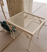 M - PLANT STAND & PATIO TABLE (T12)