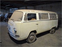 1972 Volkswagen Bus - No Engine