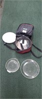 Assorted Pyrex glassware and carrying case