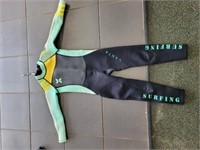 MANTA SURFING WET SUIT, SIZE YOUTH XL