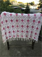 Vintage full size hand crocheted rose coverlet