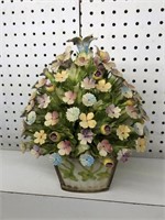 Vintage Capodimonte flower arrangement 12”