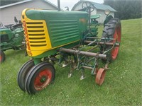 Oliver 66 gas tractor w/cultivator