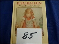 Kitchen Fun - A cookbook for Children 1996 Louise
