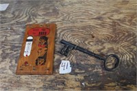 Key hook thermometer and key hook