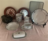 Studio Nova Dish Set, Waffle Maker, Plates ++