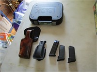 9mm & 40 s&w magazines,holster & empty case