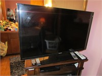 40" flatscreen tv & dvd player