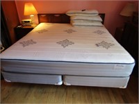 4 pc bedroom suit w/kingsize mattress & boxspring