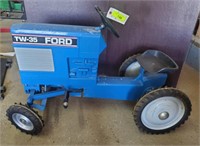 FORD TW35 PEDAL TRACTOR