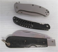 (3) Folding Pocket Knives without Boxes. (2) Are