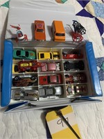 24 Hotwheel car collector case with app. 24 cars