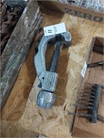 Rigid pipe cutter