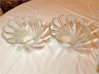 2 glass swirl serving bowls