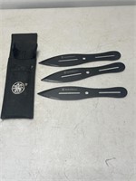 Smith & Wesson throwing knives