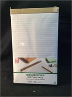 12  pads 50 sheets 8 1/2“ x 14“ legal writing