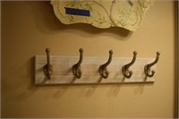 5 Hooked Wall hanger