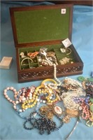 JEWERLY BOX WITH CONTENTS