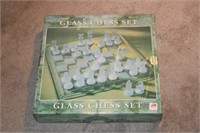 GLASS CHESS SET IN BOX