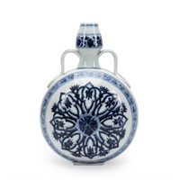 63CHINESE BLUE & WHITE ROSETTE MOON FLASK