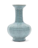 CHINESE CELADON GE WARE STYLE VASE