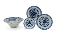 FOUR CHINESE BLUE AND WHITE TABLE ARTICLES