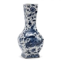 CHINESE BLUE AND WHITE DRAGON VASE