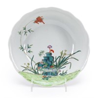 CHINESE FAMILLE ROSE BOWL W/ SCALLOPED EDGE