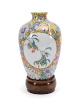 CHINESE 1000 FLOWERS VASE ON WOODEN STAND