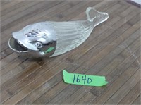 Glass jar fish 10"