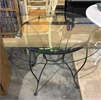 42 inch glass top patio table (1545)