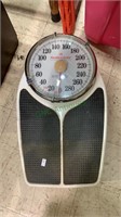 300 lb weight scale - tested and worked (1619)